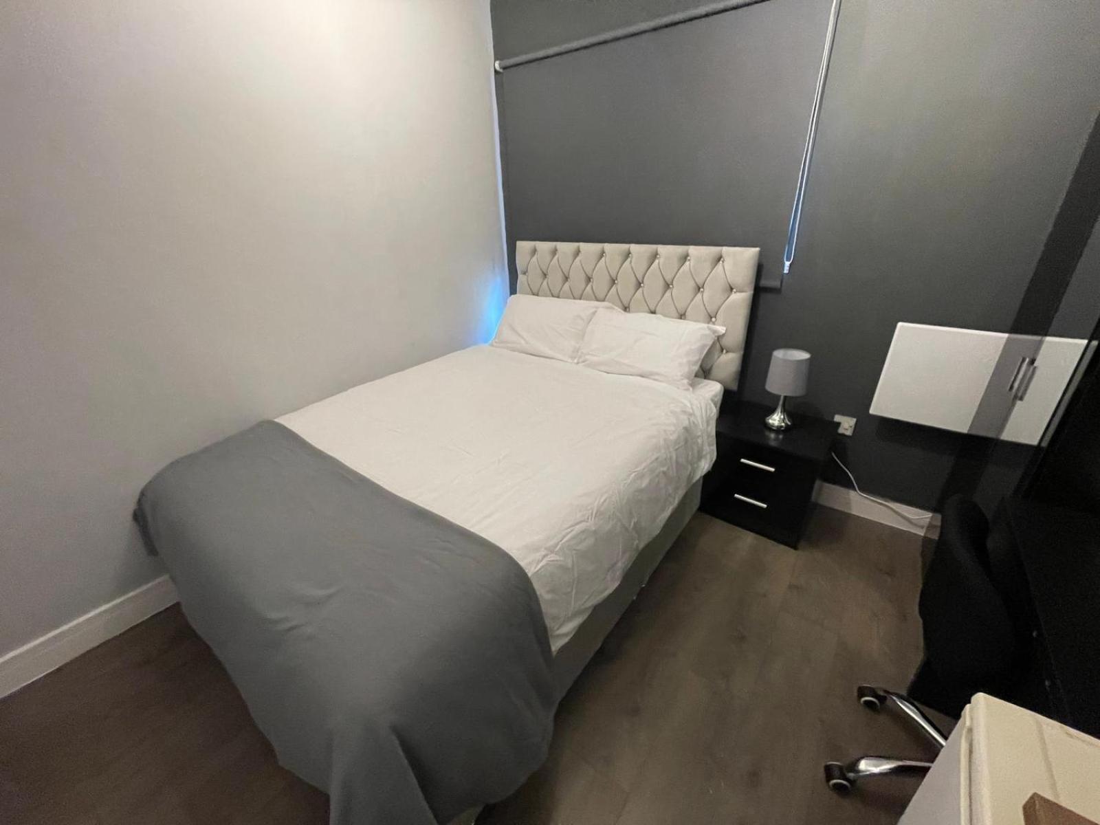 Homestay Letzi Premium Cozy Retreat Private En-suite Rooms, Wembley London